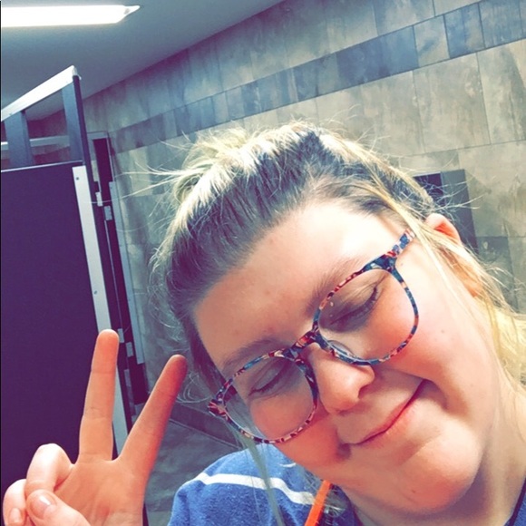 Meet your Posher, Daisy! - Picture 4 of 4